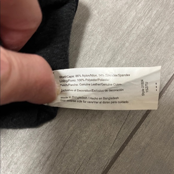 Isotoner Women's Black Spandex Stretch Cold Weather Gloves Fleece Lined, S/M - Picture 7 of 8